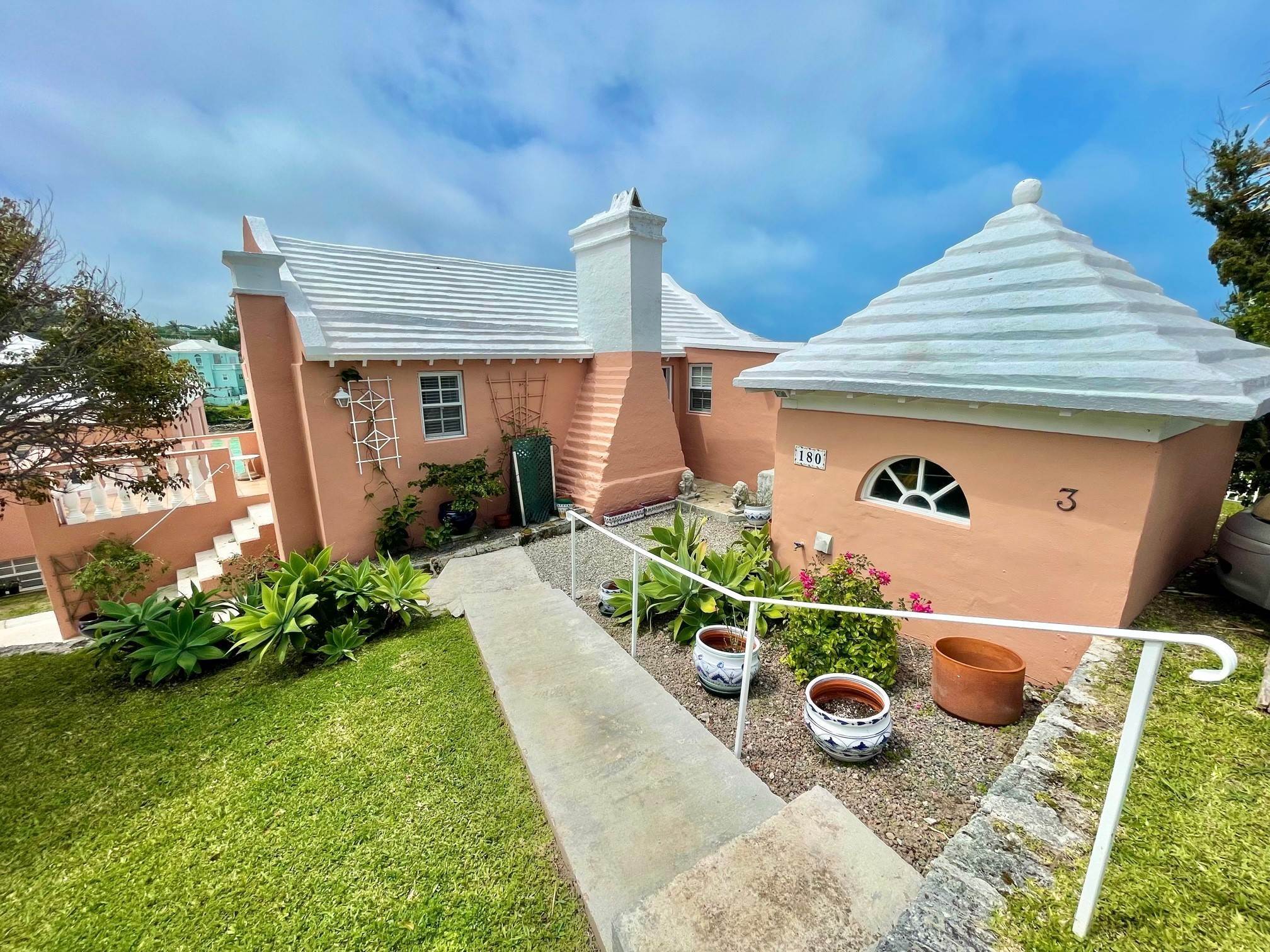 Condo / Townhouse / Flat at Bay View Cottage Unit 3 180 North Shore Road Hamilton Parish, CR04 Bermuda