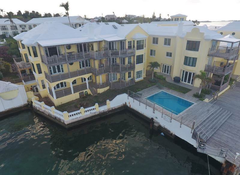 20. Condo / Townhouse / Flat for Sale at The Wharf Unit 17 1 Harbour Road Paget Parish, PG01 Bermuda