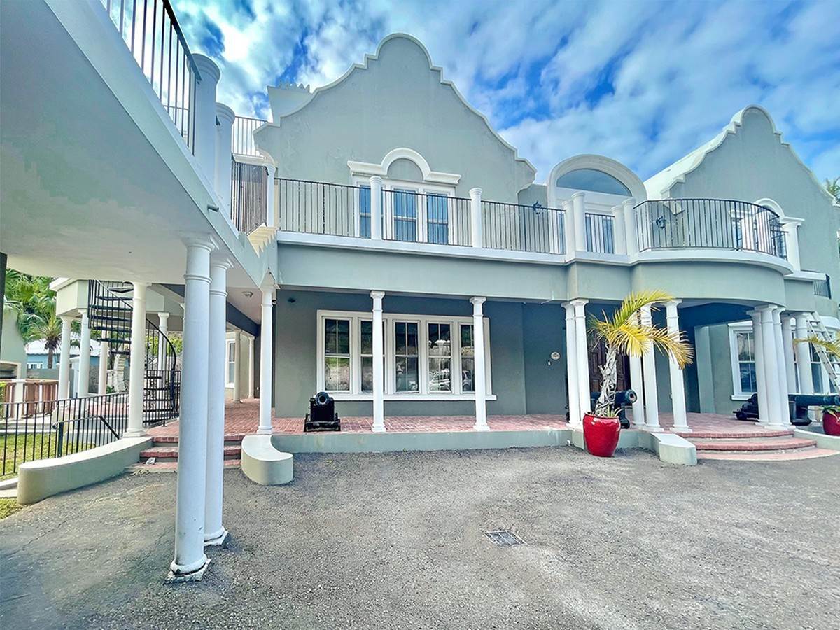 4. Maison pour l Vente à Point Shares House 12 Point Shares Road Pembroke Parish, HM05 Bermuda